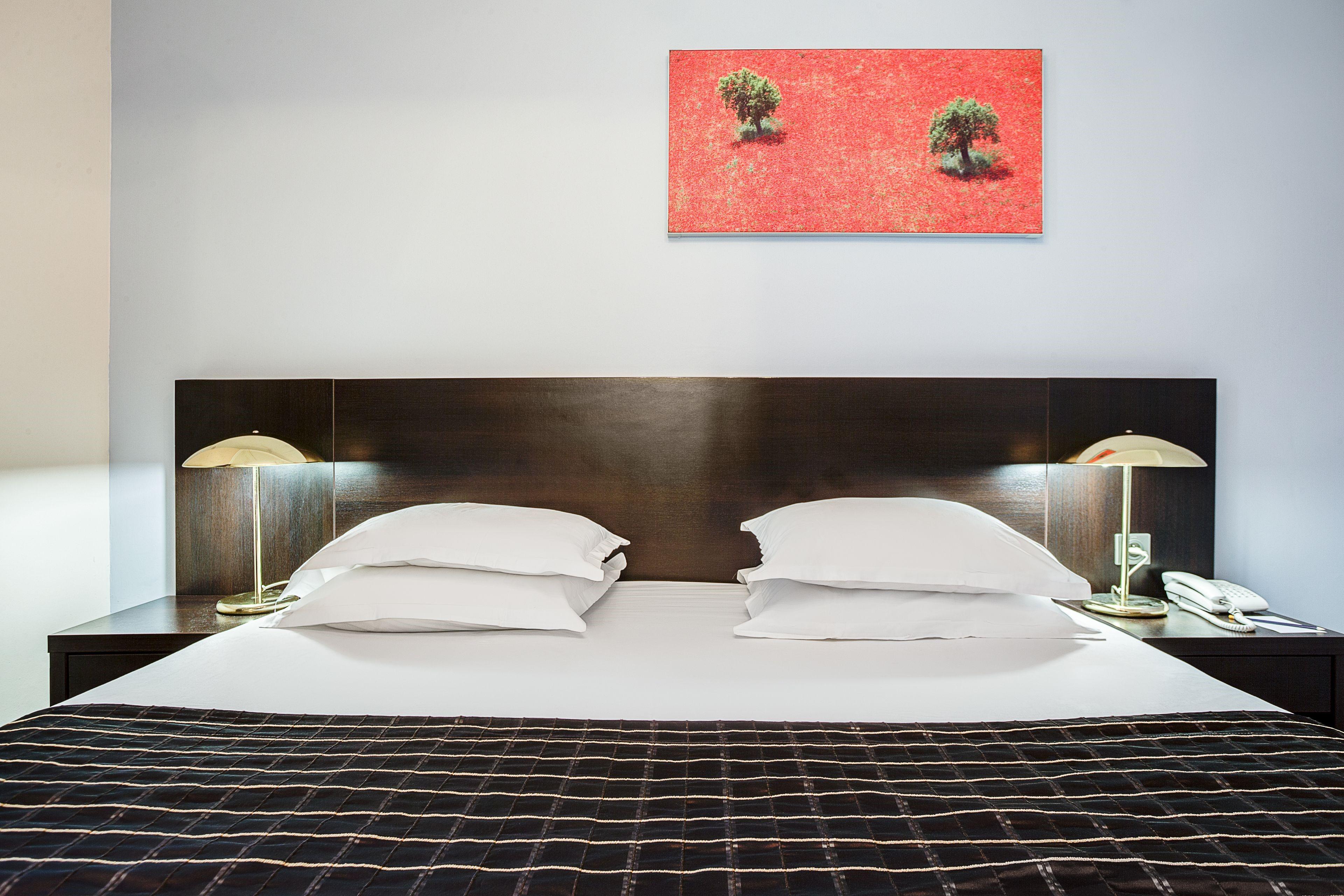Sowell Hotels Domaine De La Petite Isle LʼIsle-sur-la-Sorgue Dış mekan fotoğraf