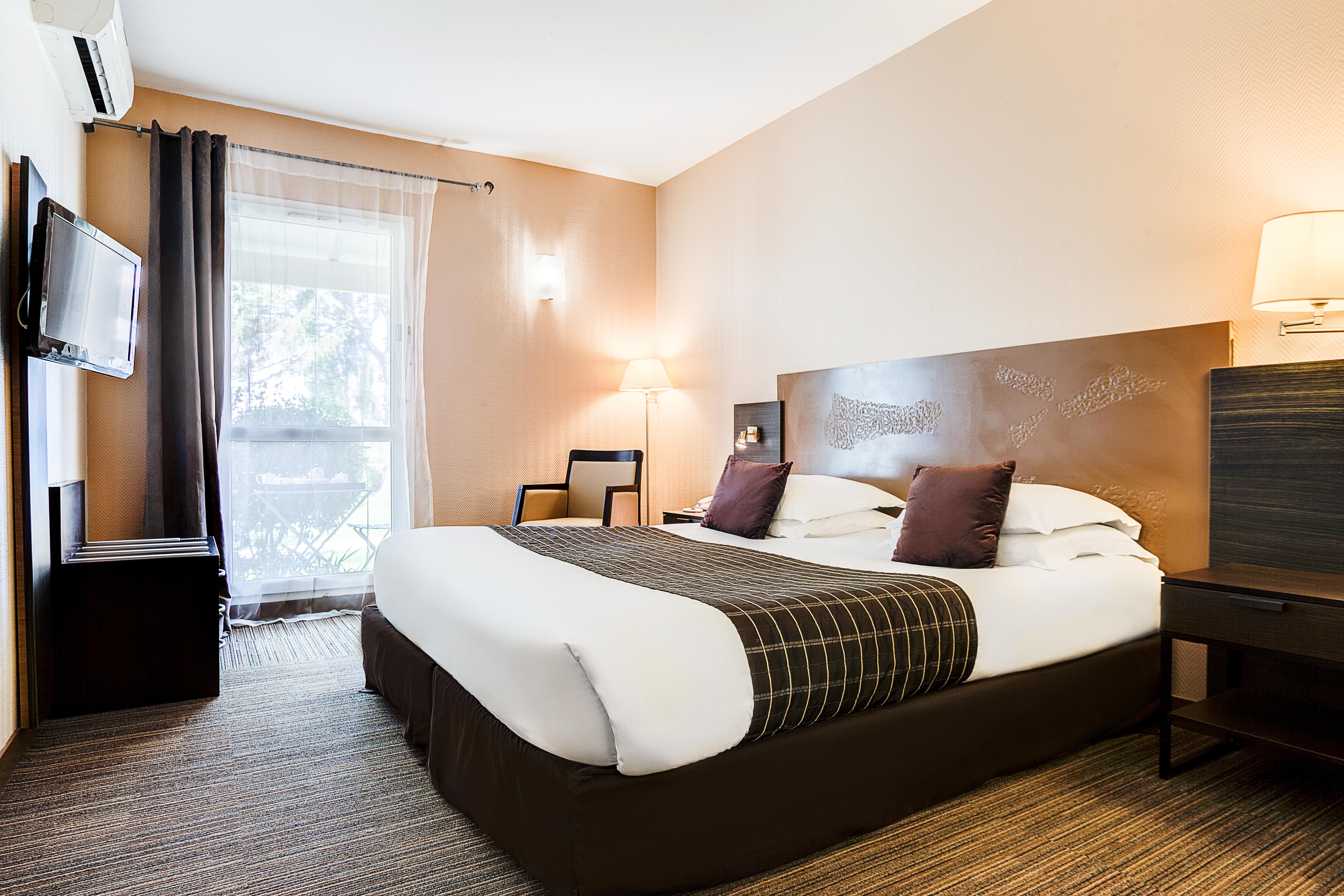 Sowell Hotels Domaine De La Petite Isle LʼIsle-sur-la-Sorgue Dış mekan fotoğraf