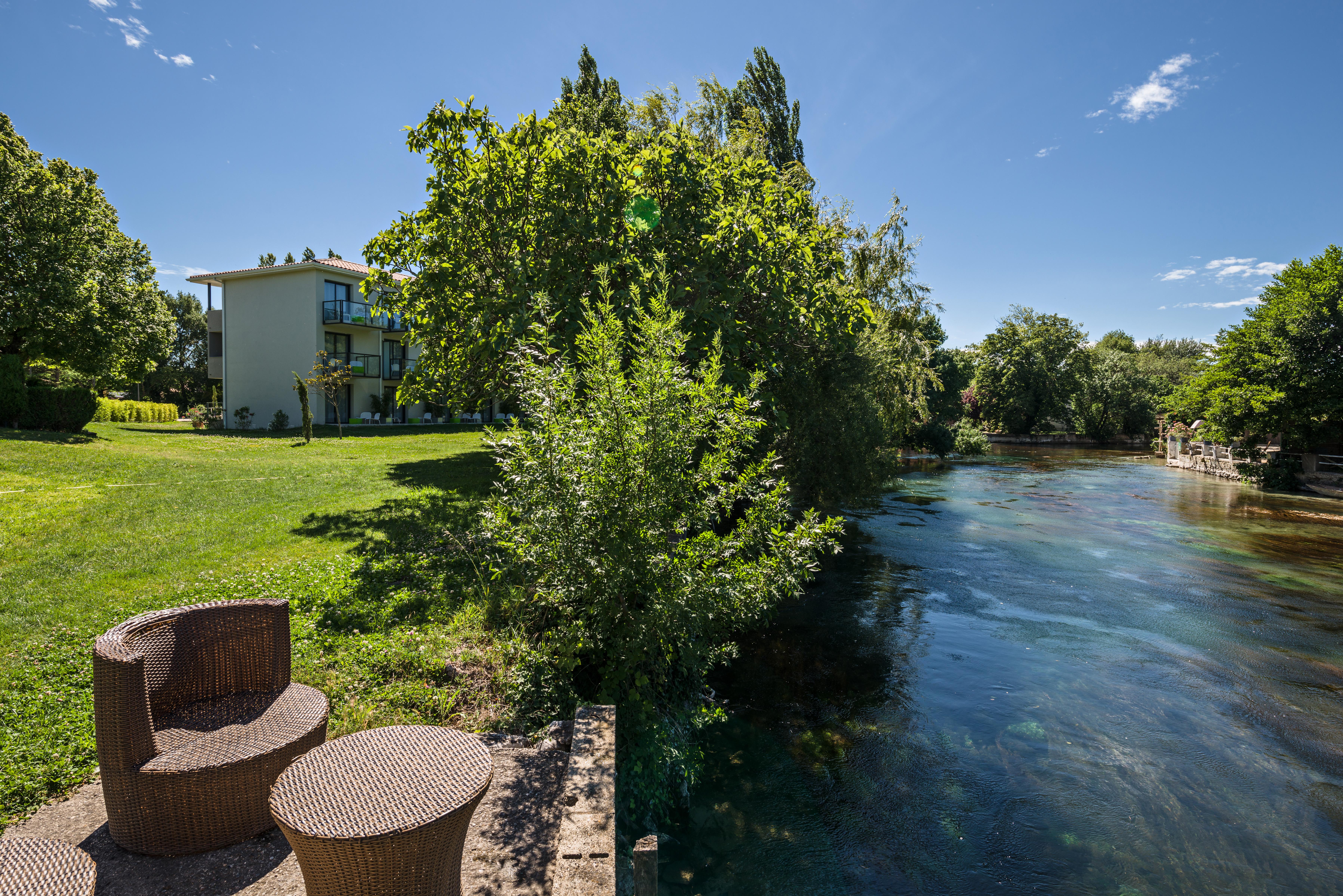 Sowell Hotels Domaine De La Petite Isle LʼIsle-sur-la-Sorgue Dış mekan fotoğraf