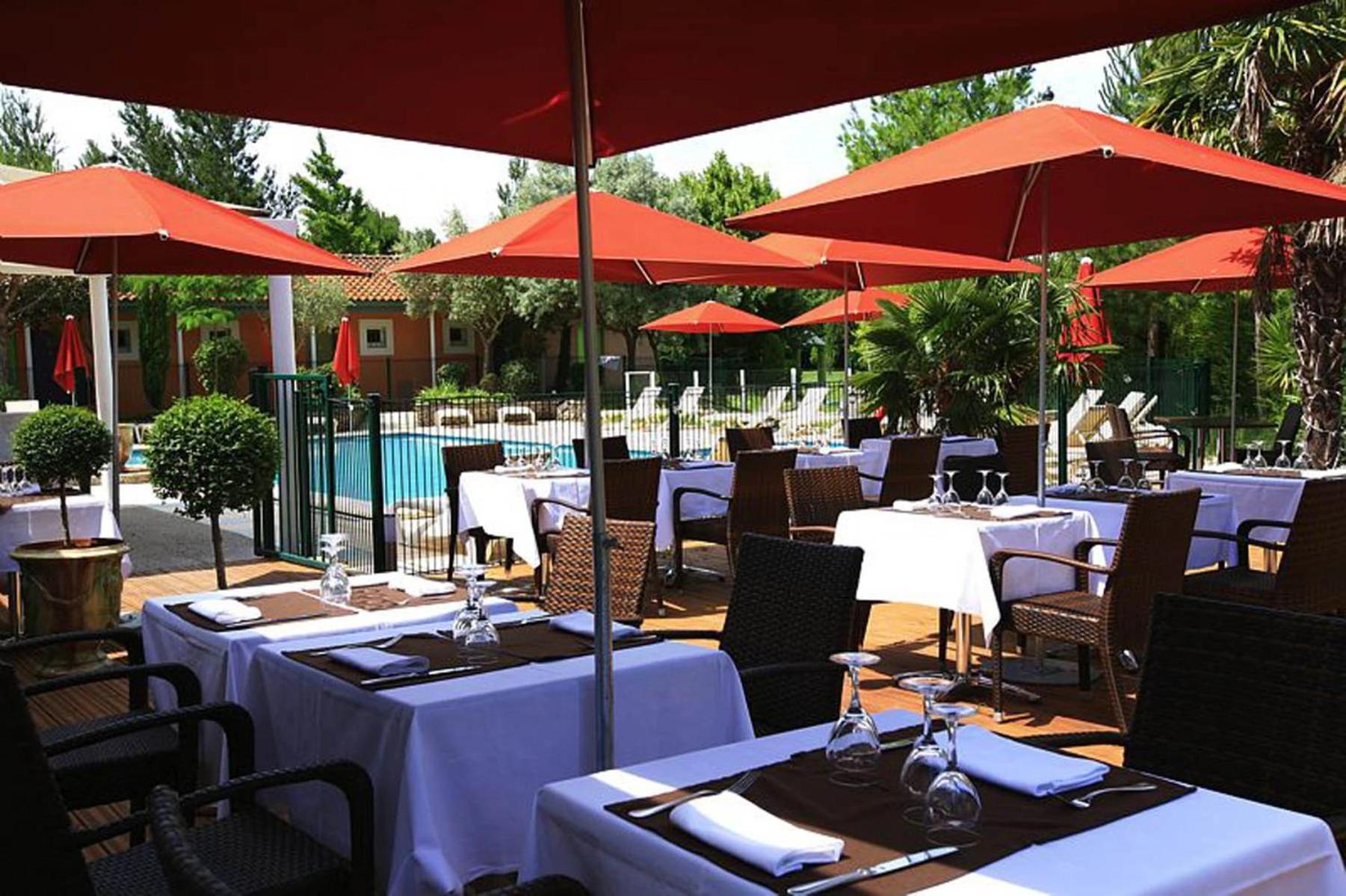 Sowell Hotels Domaine De La Petite Isle LʼIsle-sur-la-Sorgue Dış mekan fotoğraf